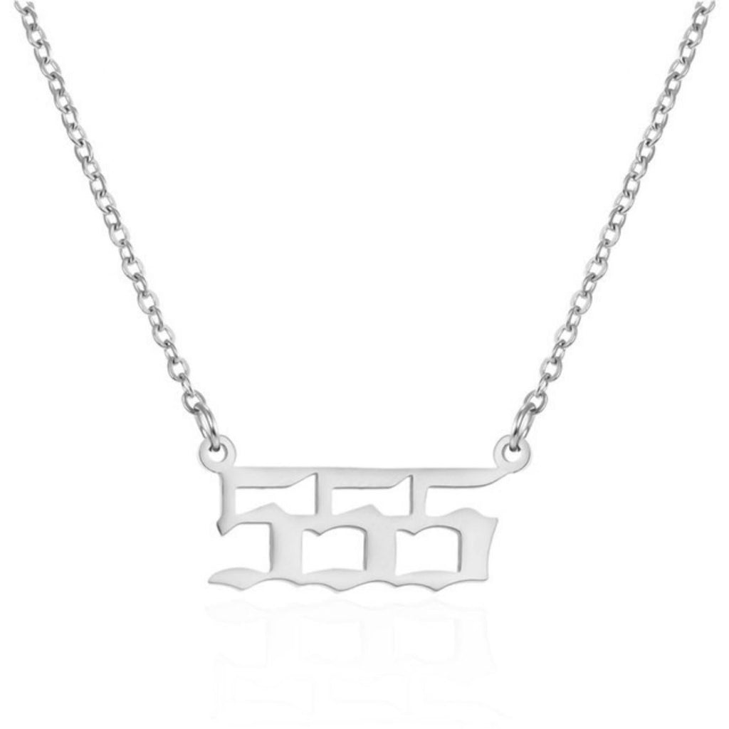 Collar Gótico Personalizado con Número de Ángel de la Suerte