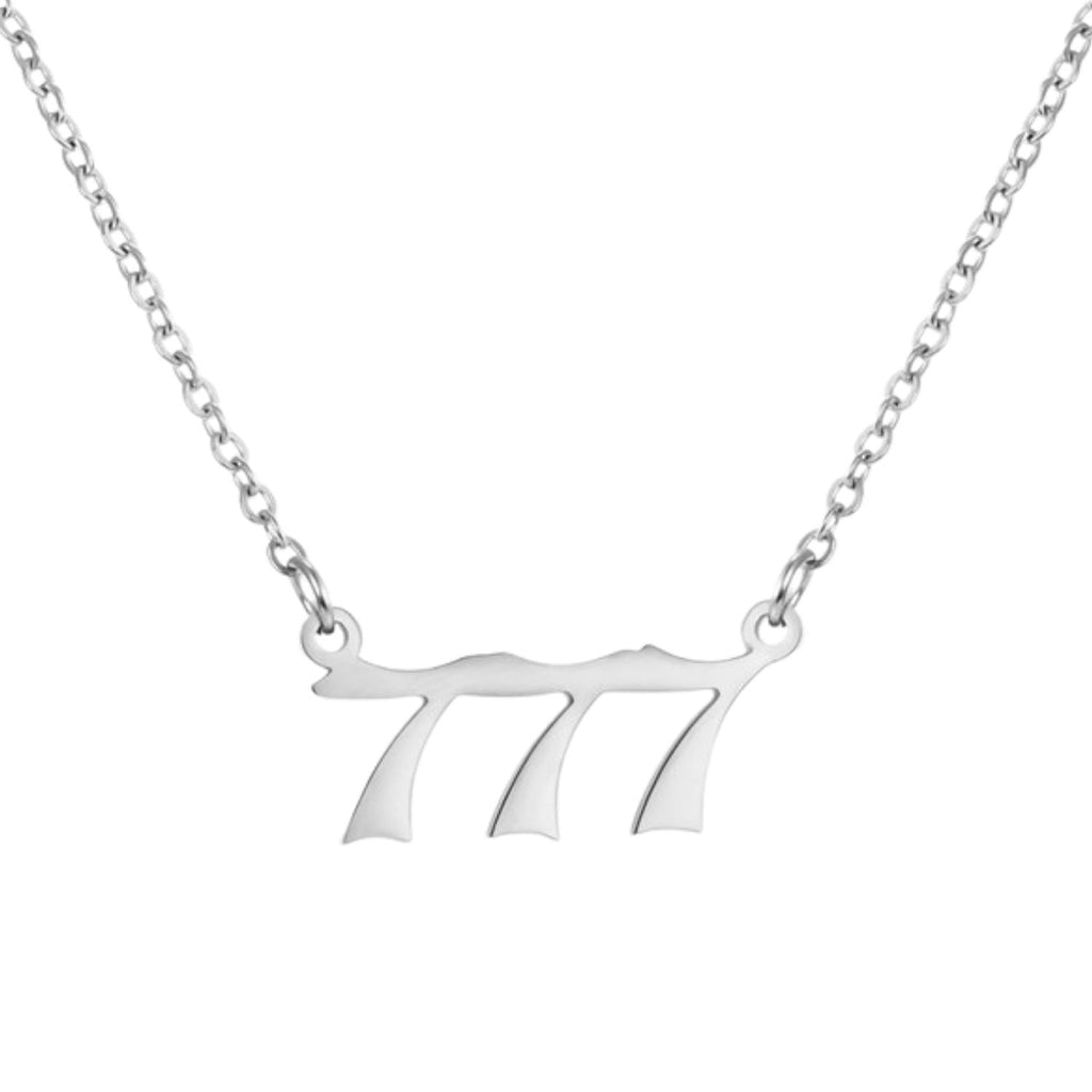 Collar Gótico Personalizado con Número de Ángel de la Suerte