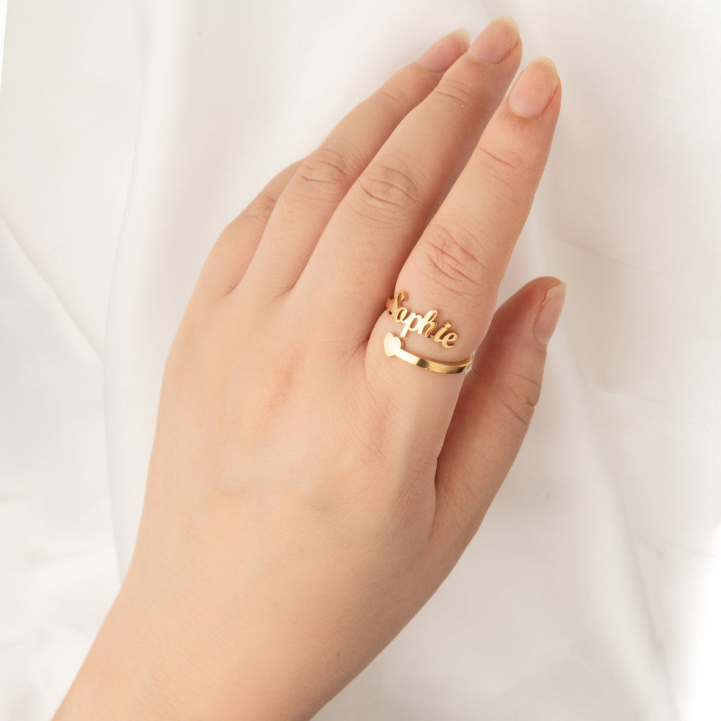 Anillo Abierto Decorado con un Corazón
