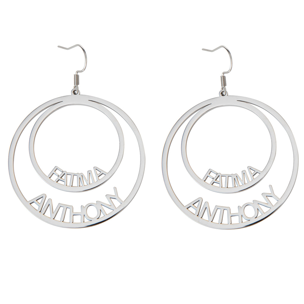 Aretes con Nombres en Círculos Dobles