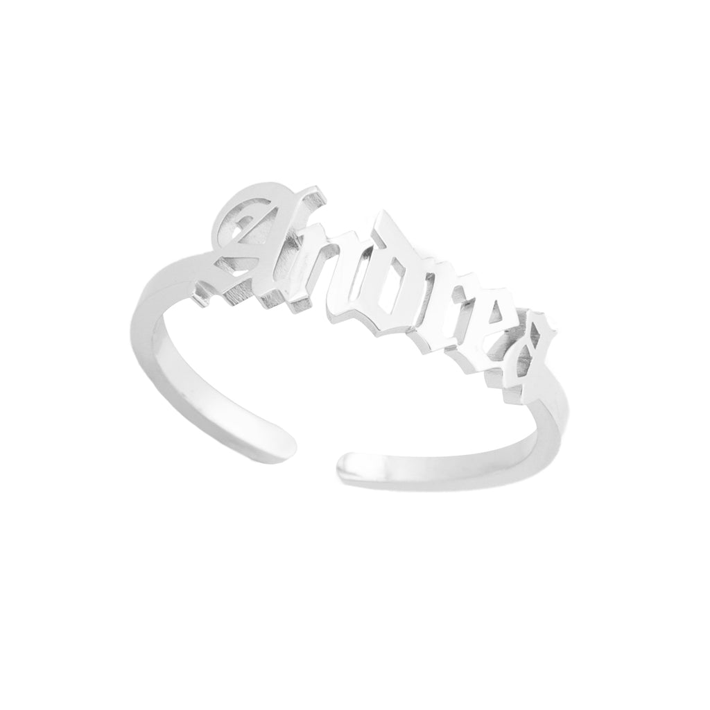 Anillo con Nombre en Tipografía Gótica