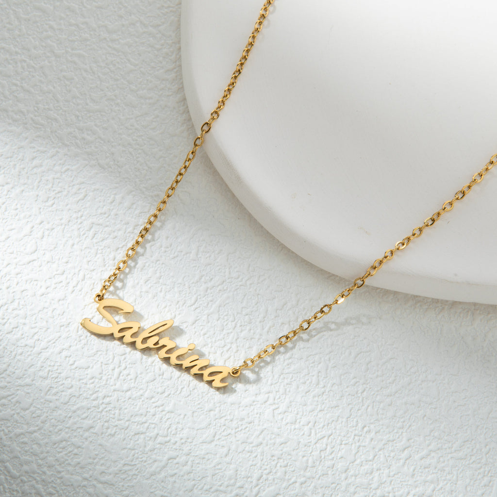 Nuevo collar con Nombre clásico personalizado