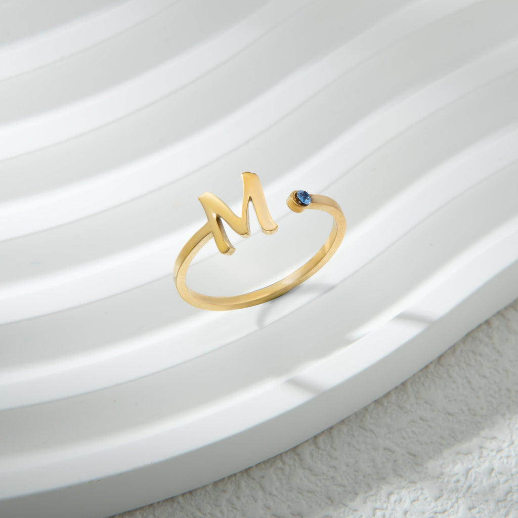 Anillo Personalizado con Inicial y Piedra
