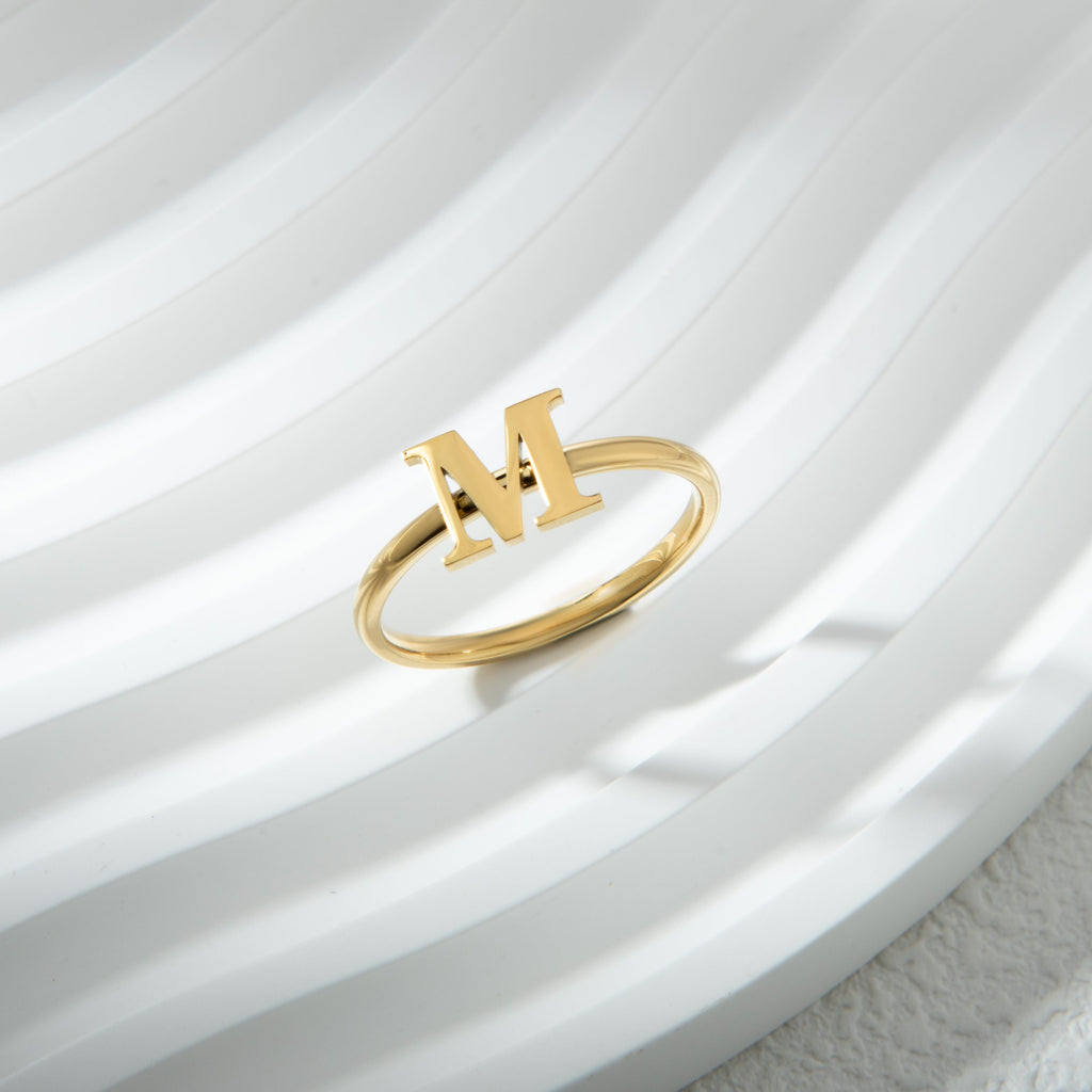 Anillo Apilable con Inicial Personalizada