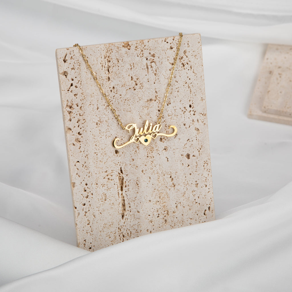 Collar con Nombre y Corona de Corazones