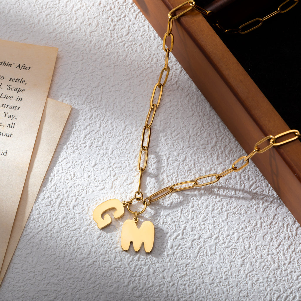 Collar Letra Burbuja Estilo Bold