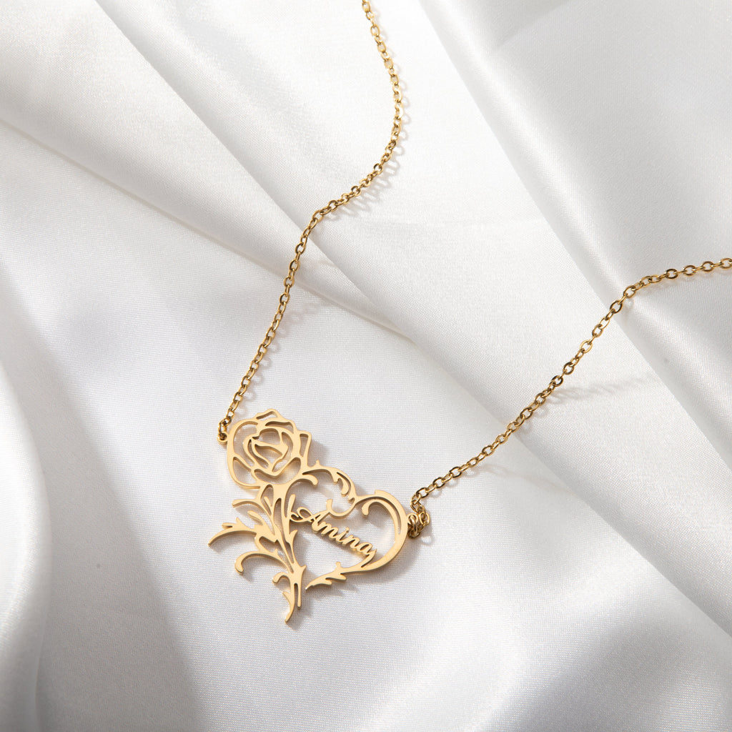 Collar con Rosa y Corazón Grabado