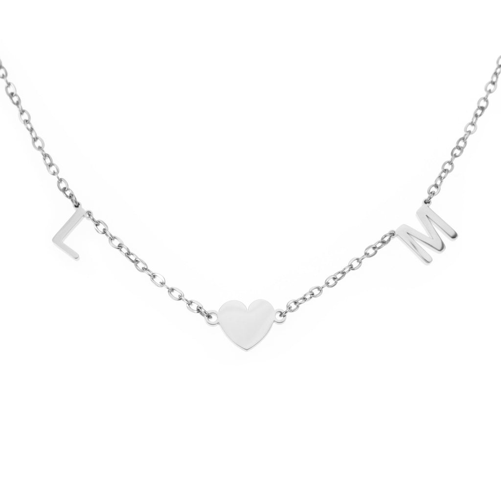 Collar de dos Iniciales Amor con Corazón