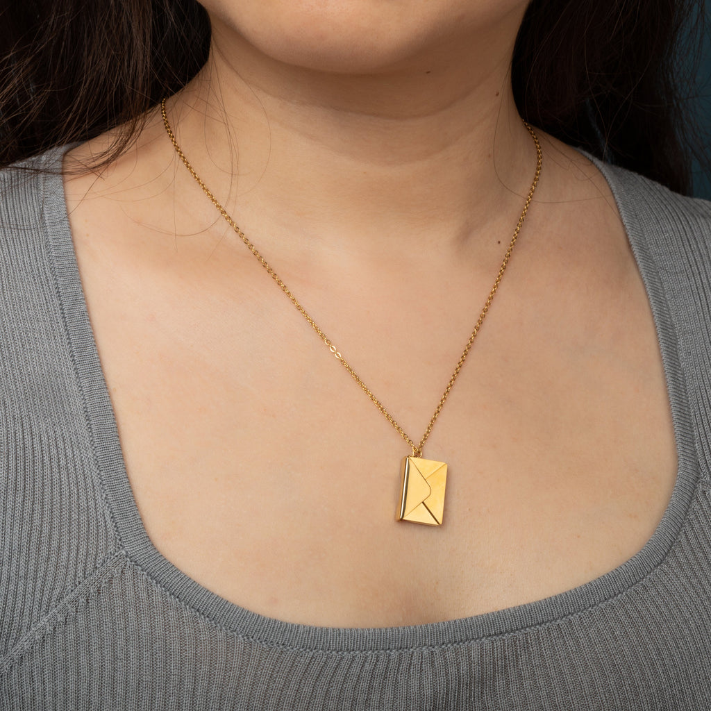 Collar Personalizado con Letra & Sobre