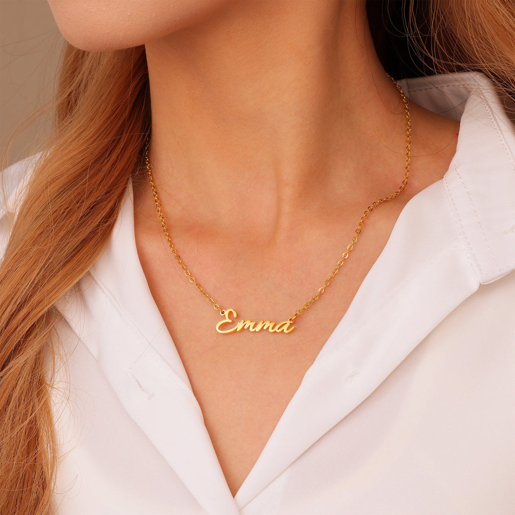 Collar Allure con Nombre en Cursiva