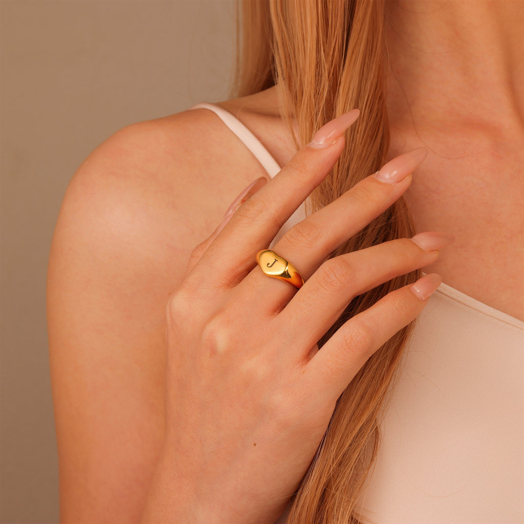 Anillo Sello con Inicial Grabada