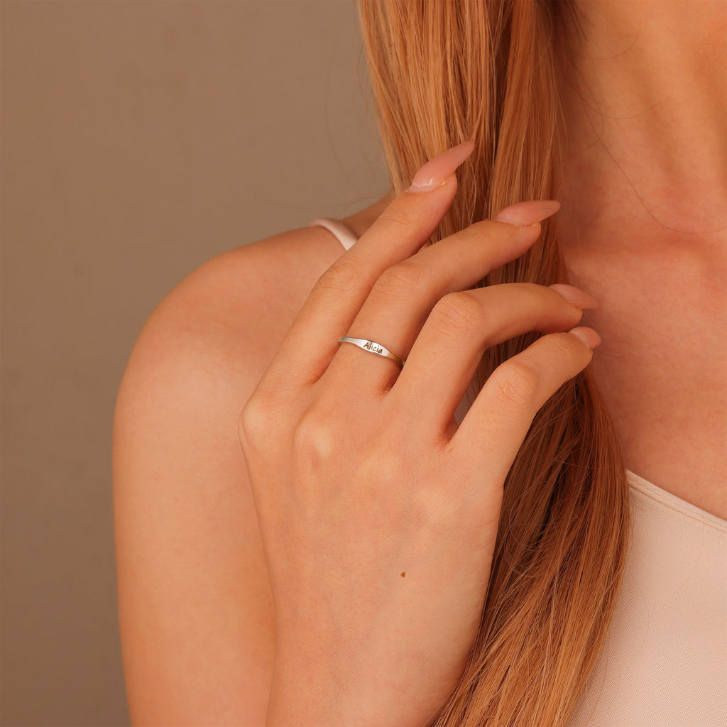 Anillo Fino Personalizado con Nombre