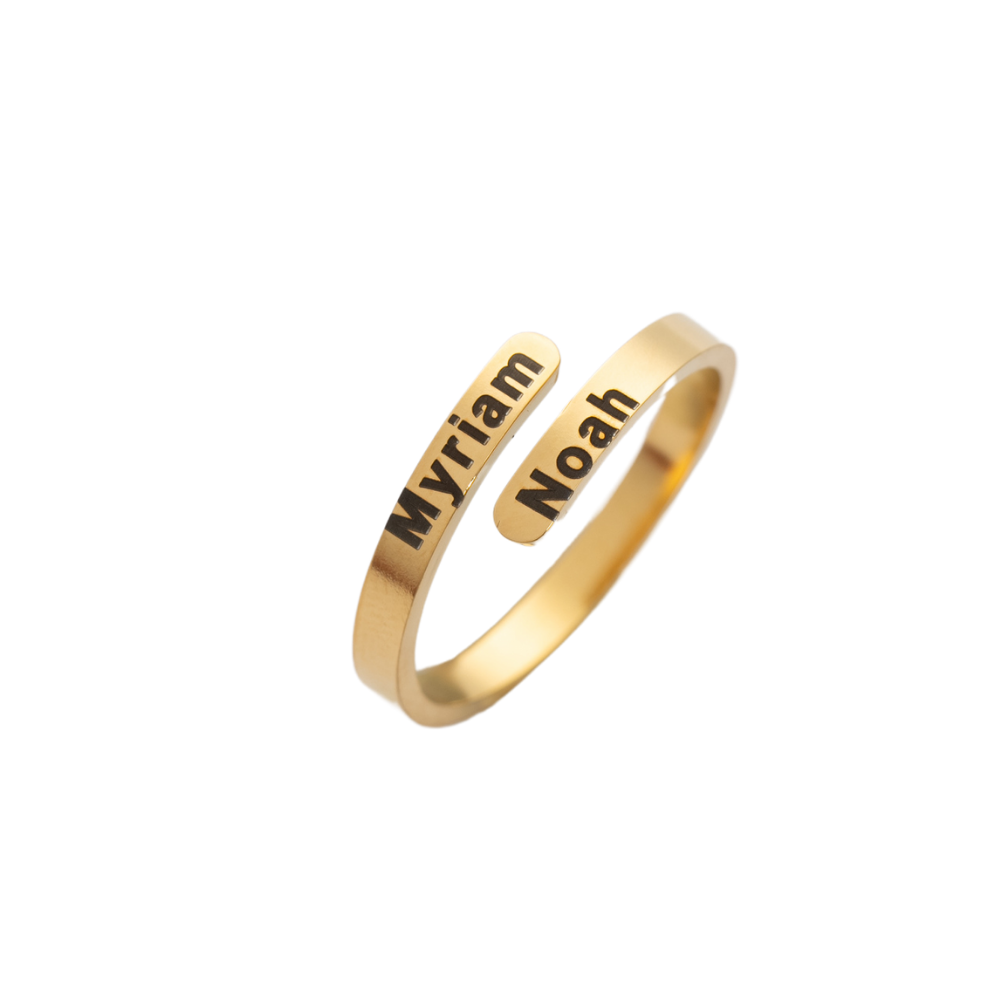 Anillo Minimalista con Nombres Grabados