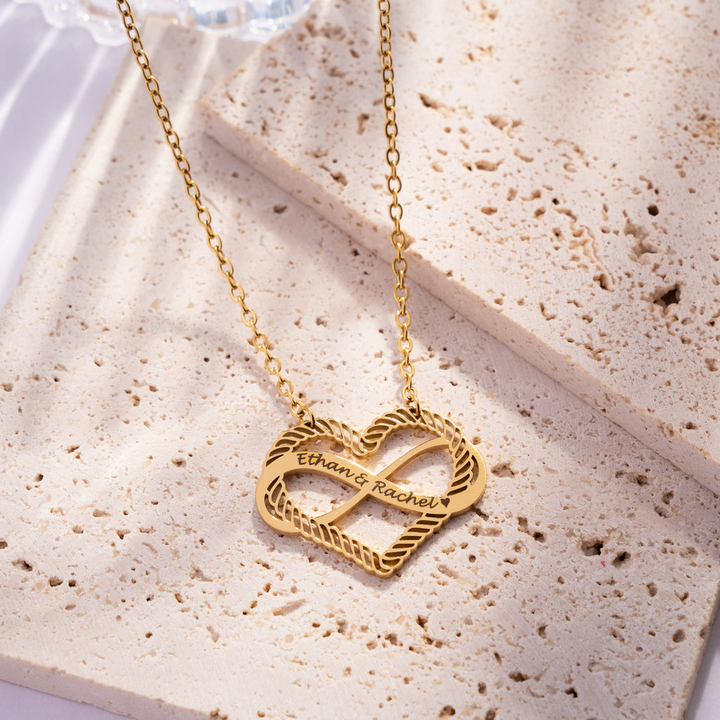 Colgante Infinito con Corazón y Nombre Personalizado