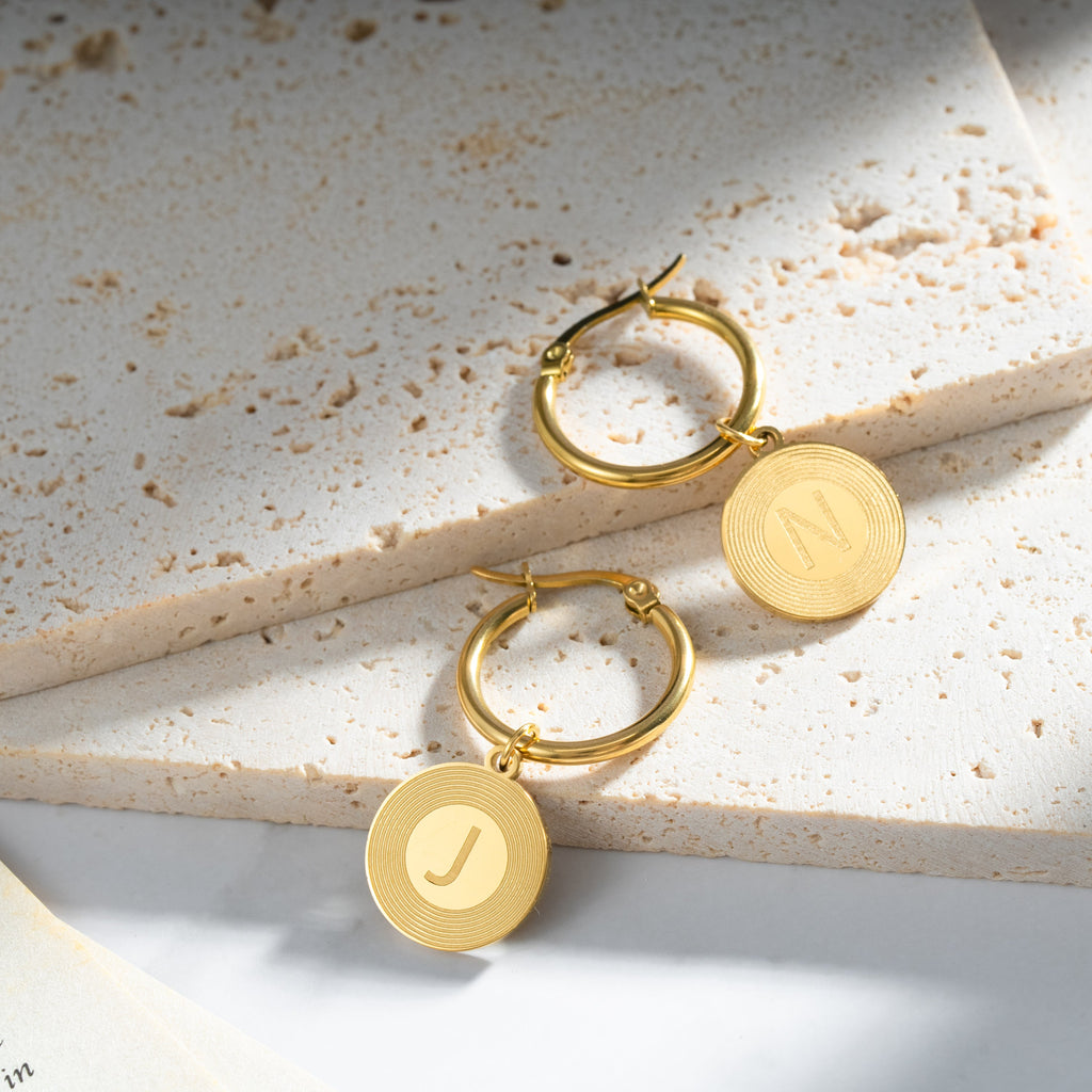 Aretes con Inicial y Diseño de Sol