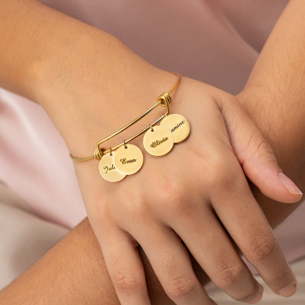 Brazalete con Dijes Grabados Personalizados