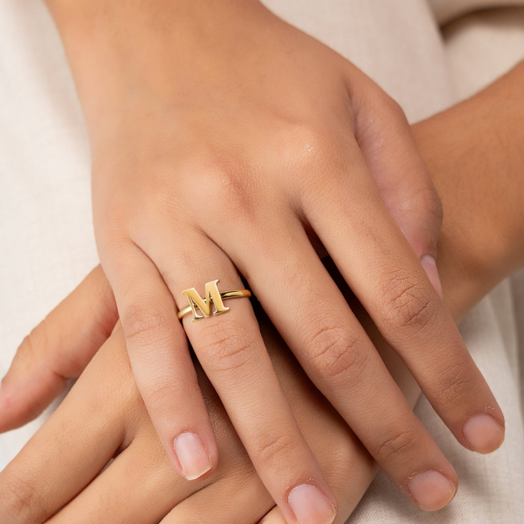 Anillo Apilable con Inicial Personalizada