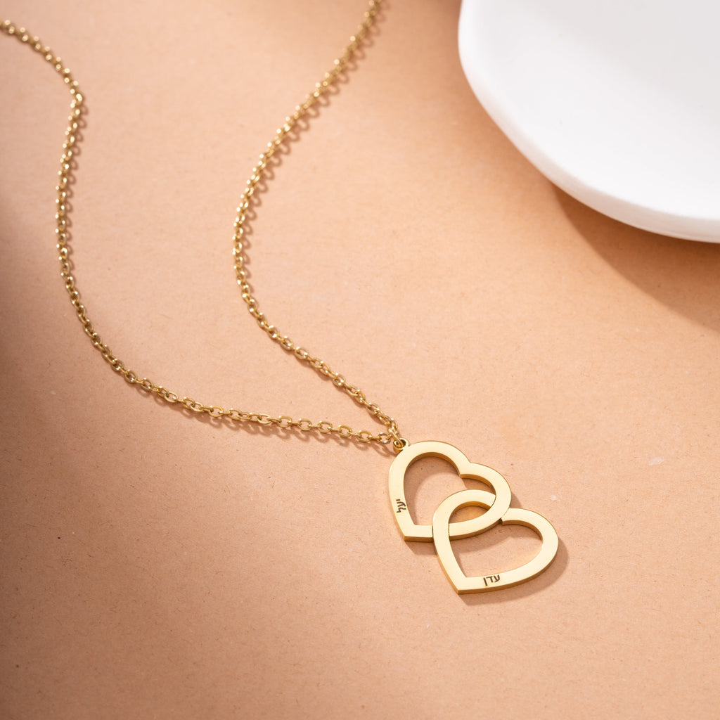 Collar Doble Corazón con Dos Nombres en Hebreo