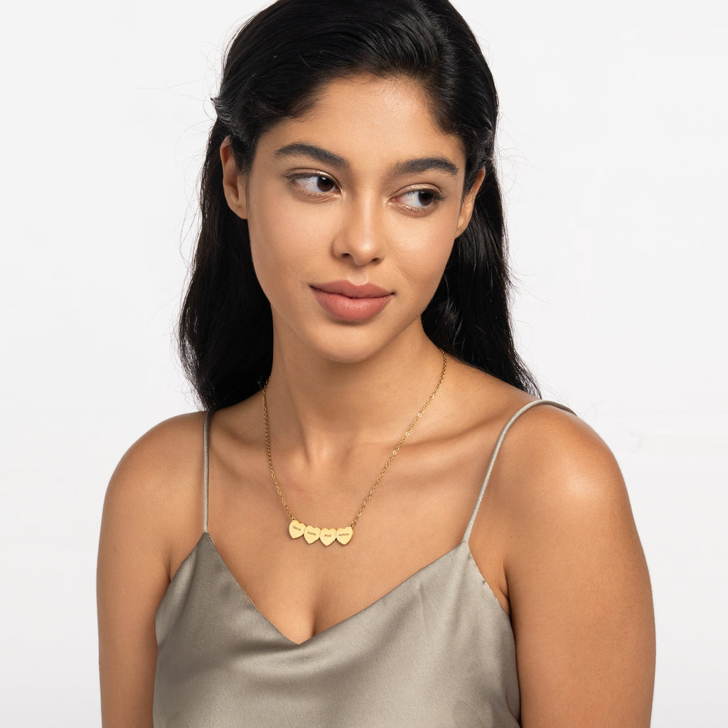 Collar con Múltiples Corazoncitos