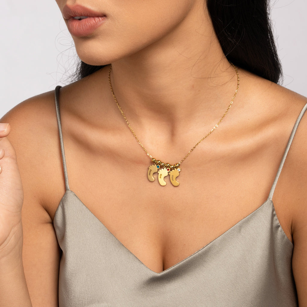Collar con Colgante de Pies de Bebé Personalizables
