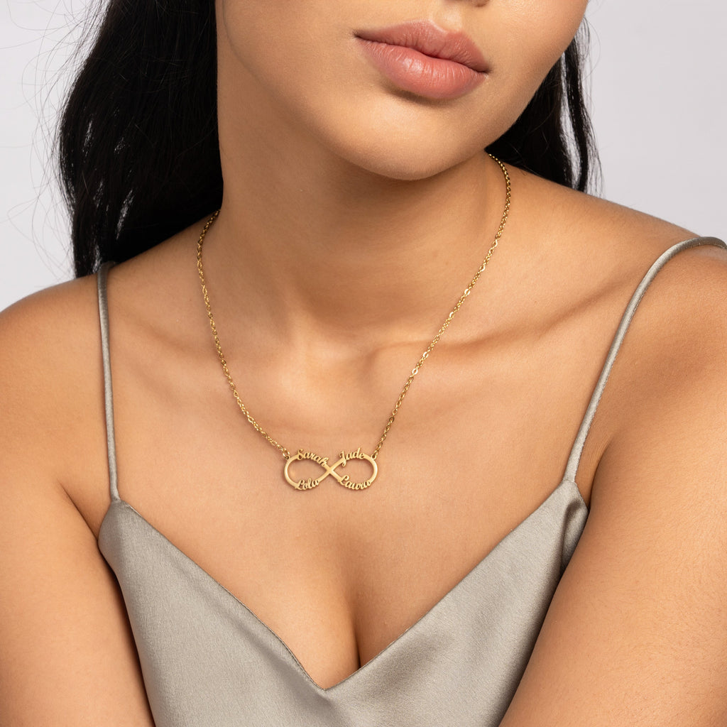 Collar Infinito con 4 Nombres