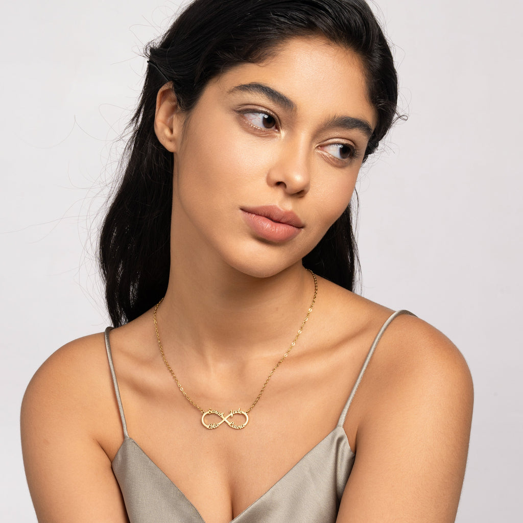 Collar Infinito con 4 Nombres
