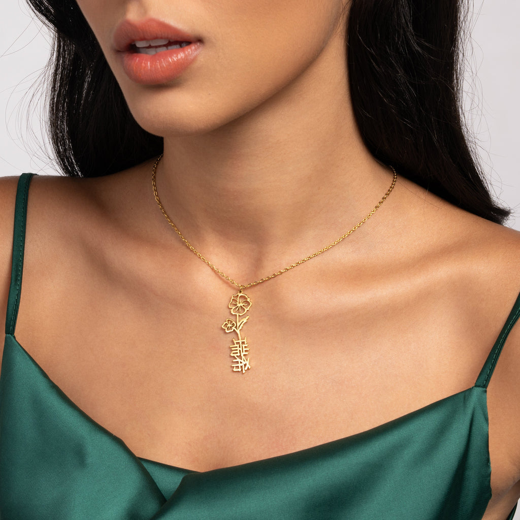 Collar con Flor y Nombre en Japonés