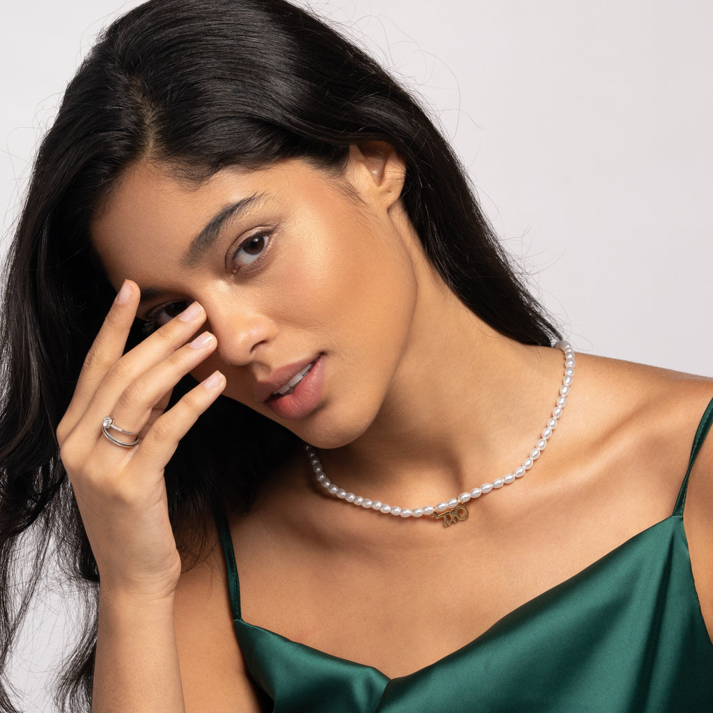 Collar con Perlas y Nombre en Hebreo