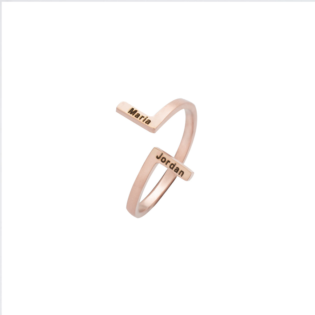 Anillo Vertical con Dos Nombres Grabados