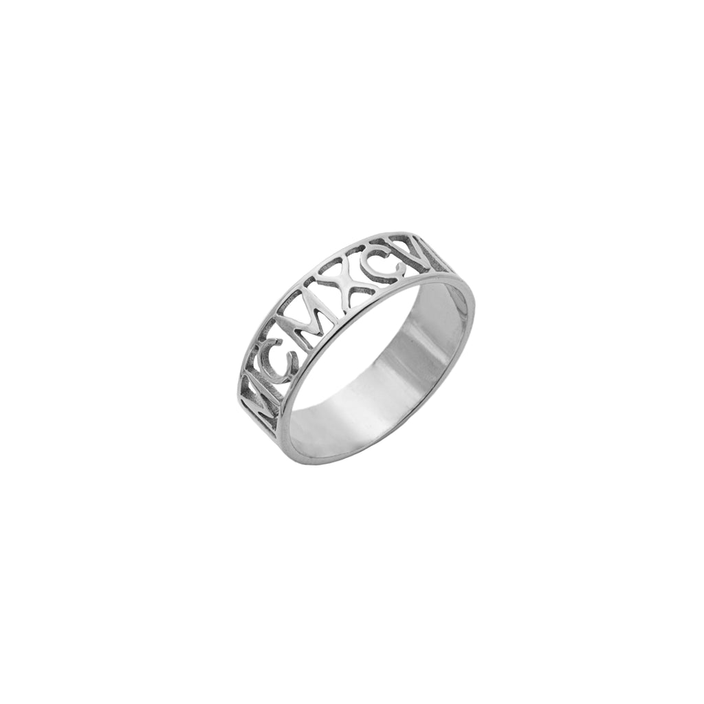 Anillo Grabado con Números Romanos